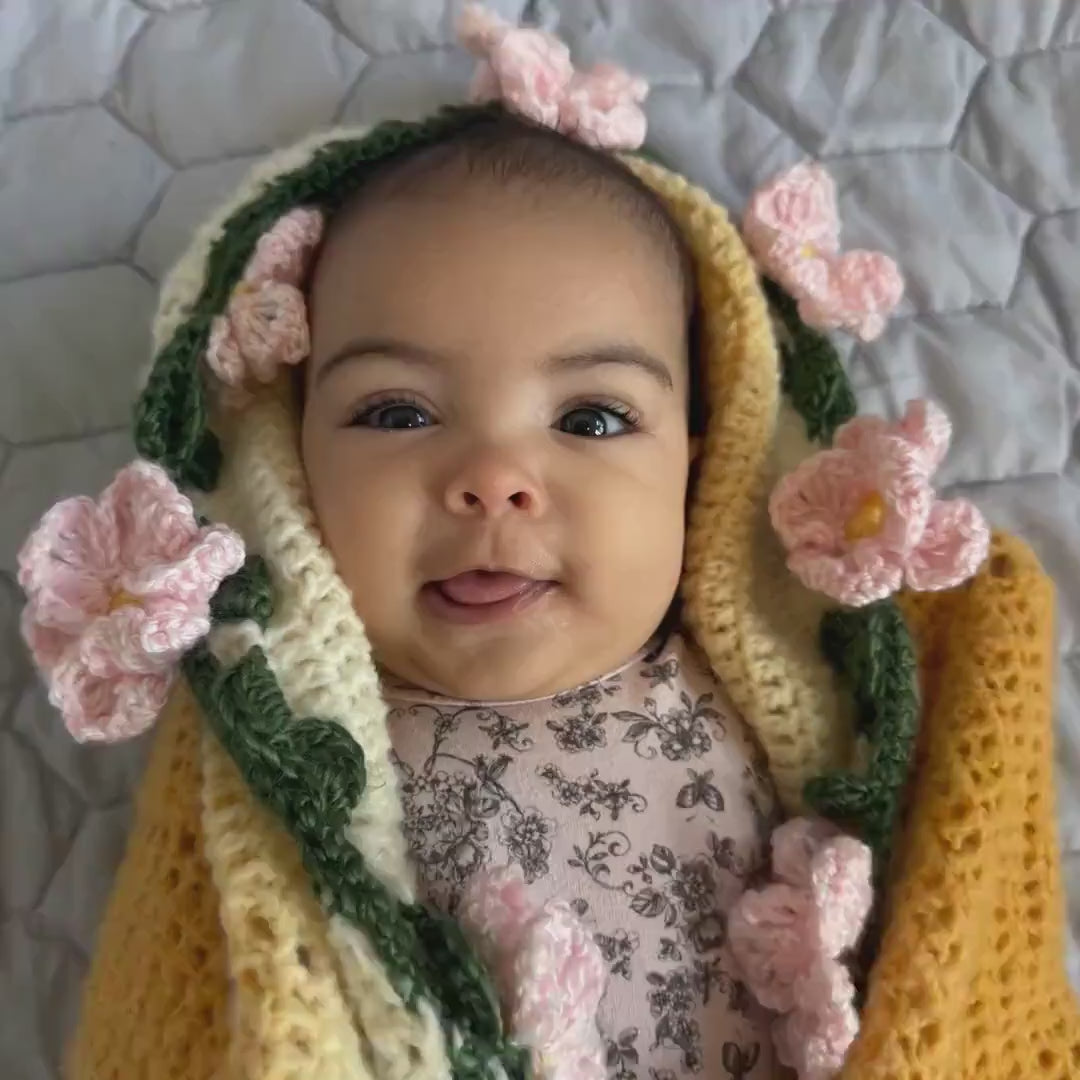 Crochet Baby Blanket with Floral Bouquet Design | Customizable Colors